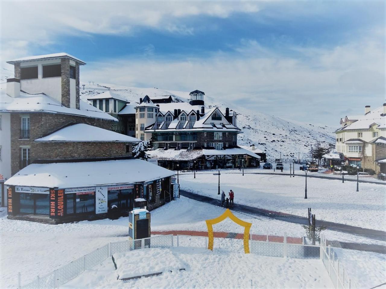 TODOSIERRANEVADA ZONA BAJA - APARTAMENTOS DE 4 DORMITORIOS - Junto a los Telecabinas Sierra Nevada Exterior foto